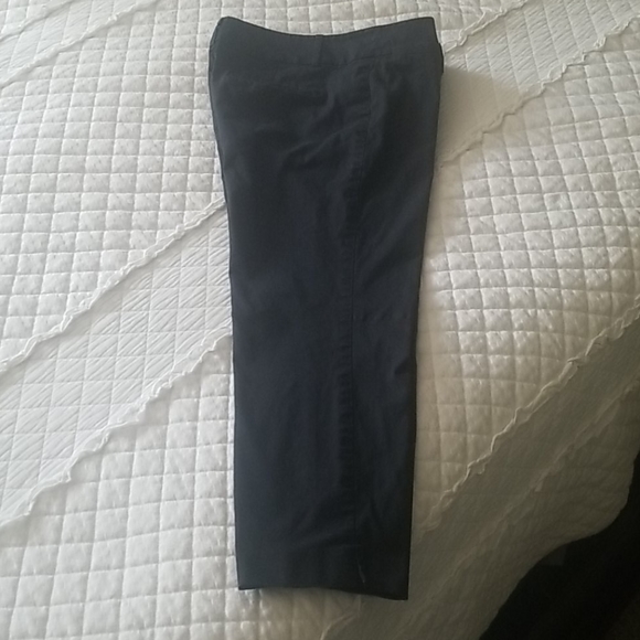 Women's black Ann Taylor Factory cropped pant - Picture 3 of 3